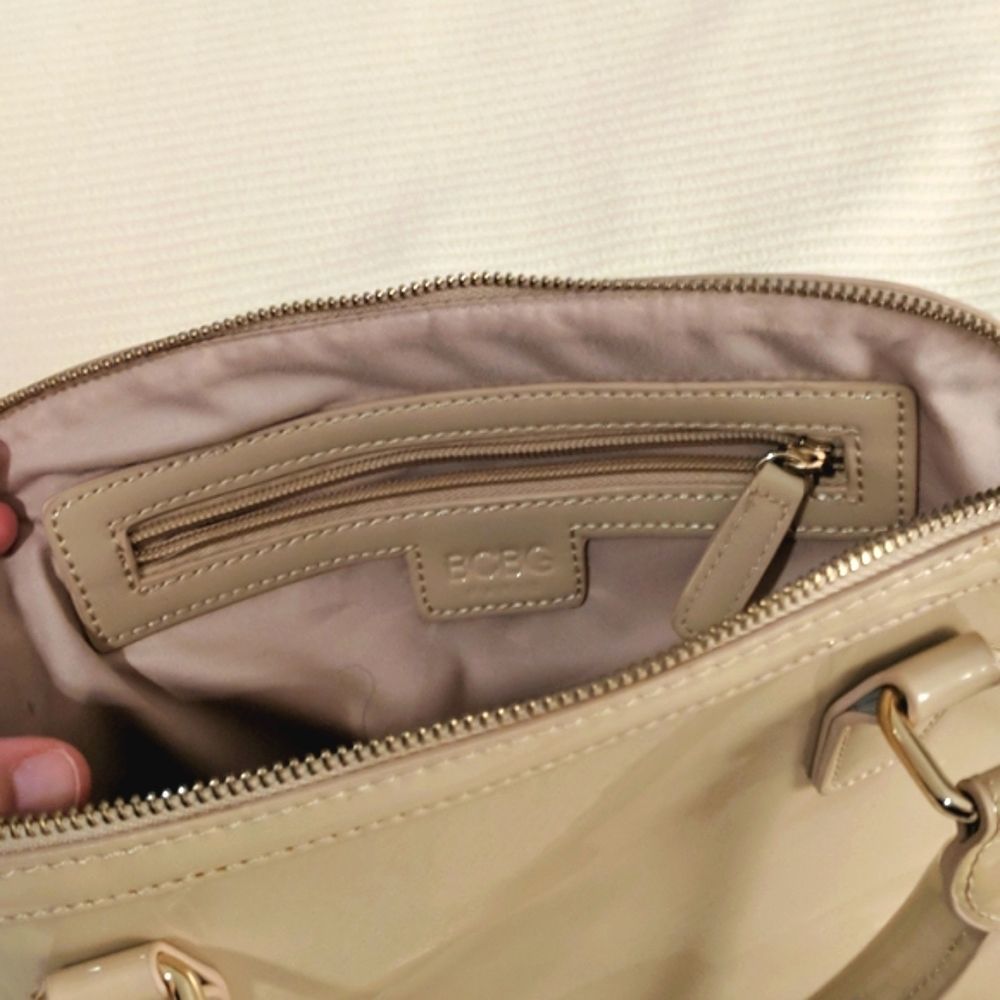 Tan BCBG Vinyl Handbag - Picture 4 of 4